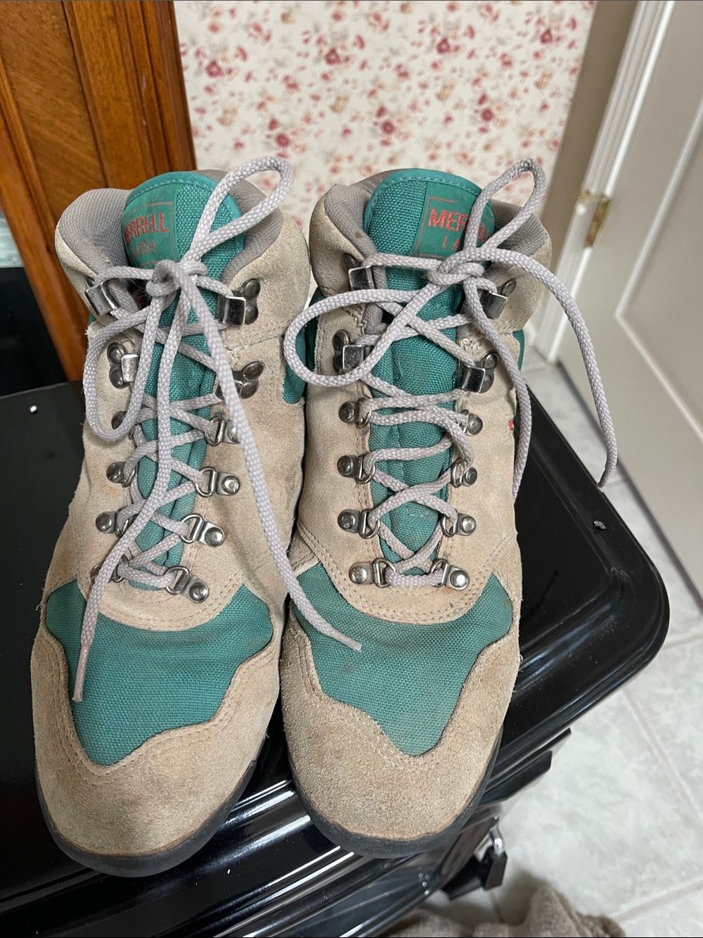 Merrell Two-Tone Beige and Teal Women's Lace-Up Hiking Boots